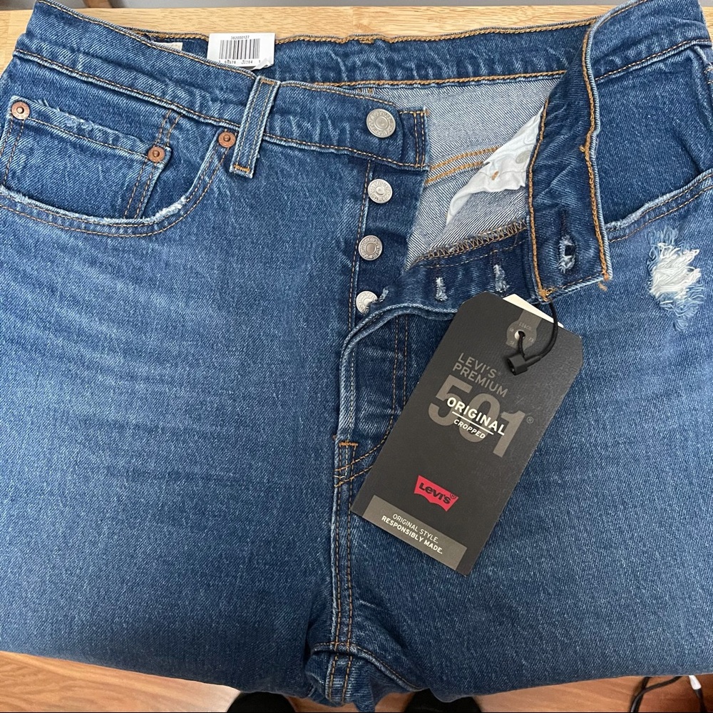 Levi’s 501 Original Cropped Jeans - Picture 3 of 4